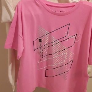 Nwt Under Armour girls heatgear tshirt